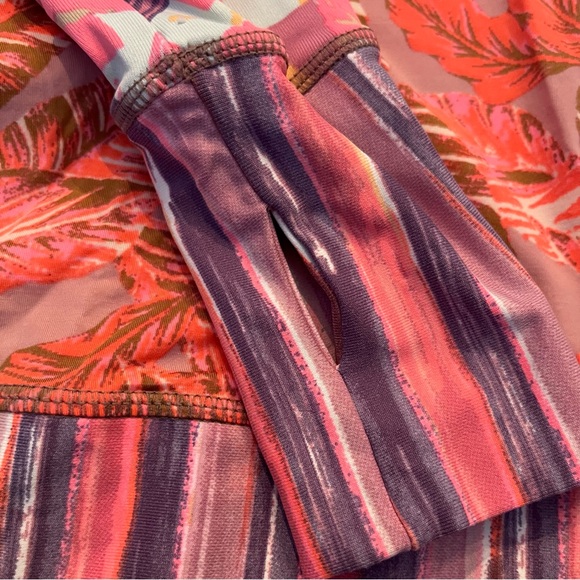 Maaji Women’s Multicolor Long Sleeve Rash Guard Swim Top Size M Thumb Holes - Picture 5 of 7